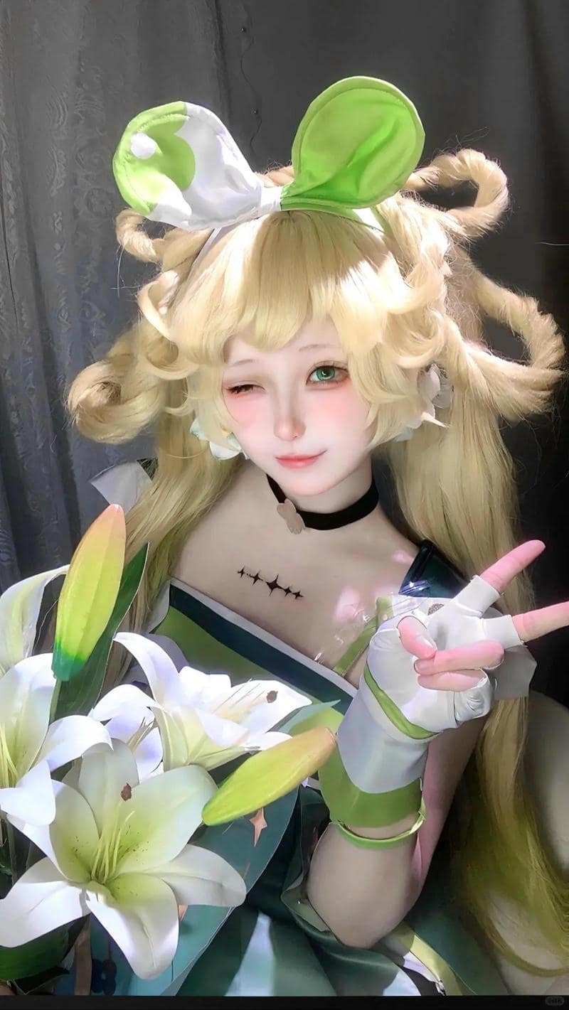 Ảnh mạng cô gái cosplay sinh động