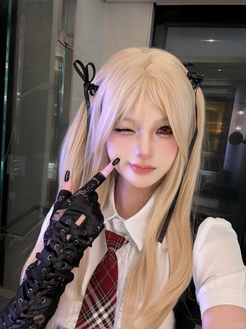 Chụp hình ảnh gương mặt cosplay