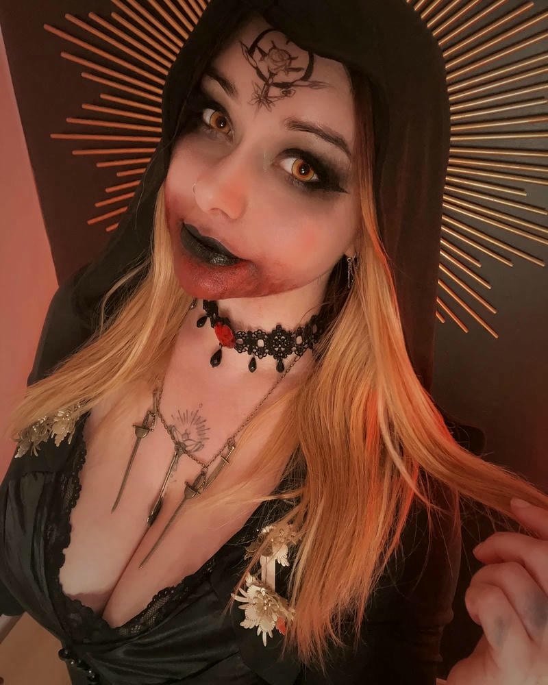 ảnh cosplay halloween bưởi to