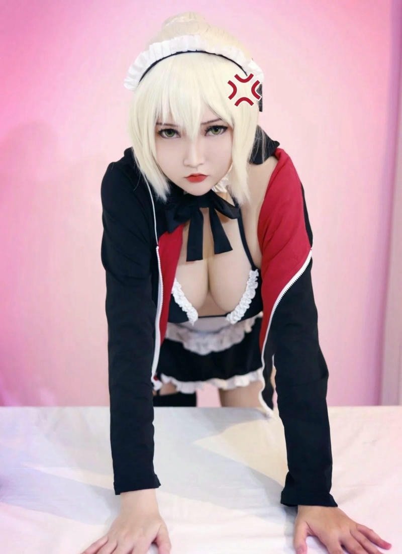 ảnh cosplay hầu gái xinh