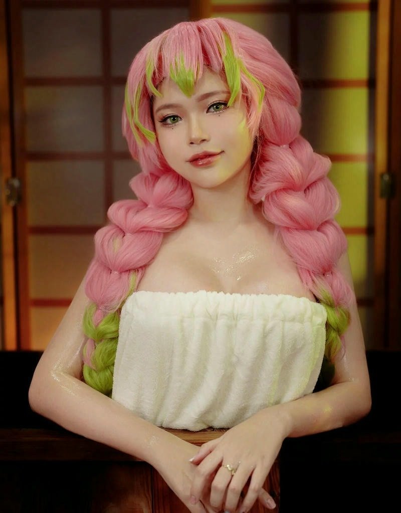 ảnh cosplay luyến trụ gợi cảm