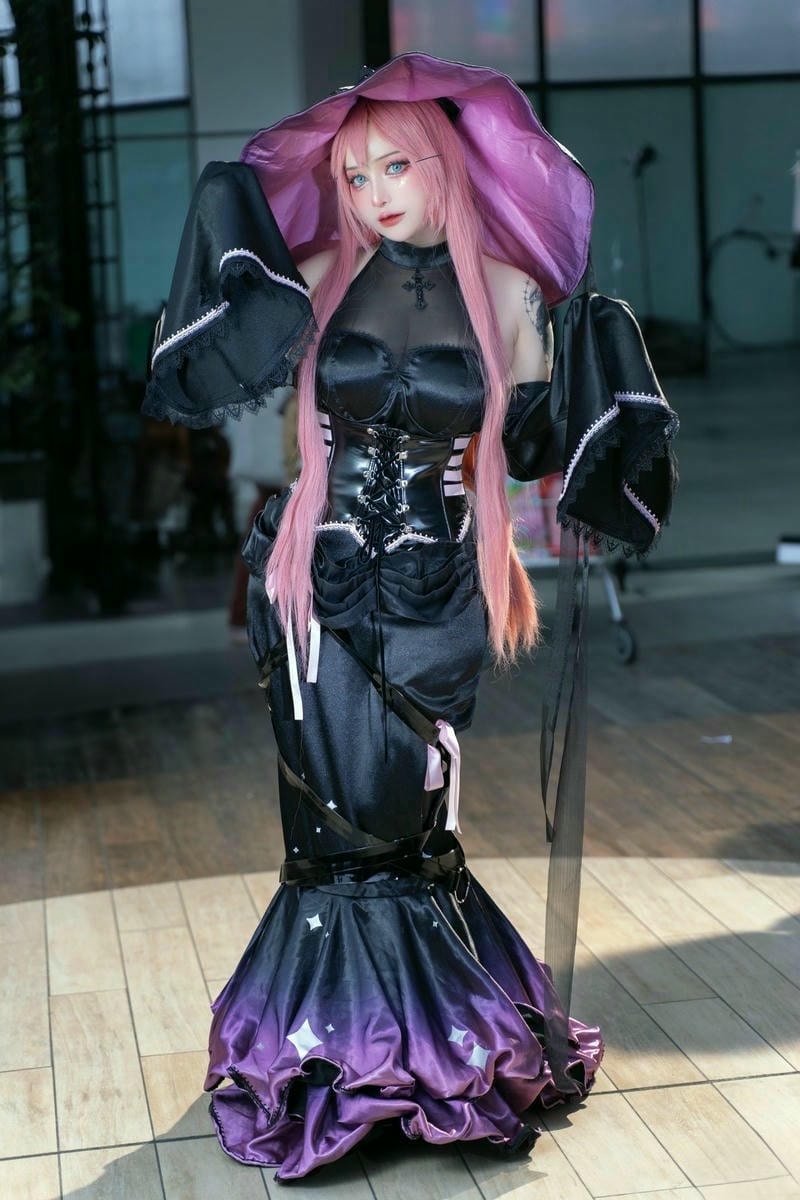 ảnh cosplay phù thủy cực xinh