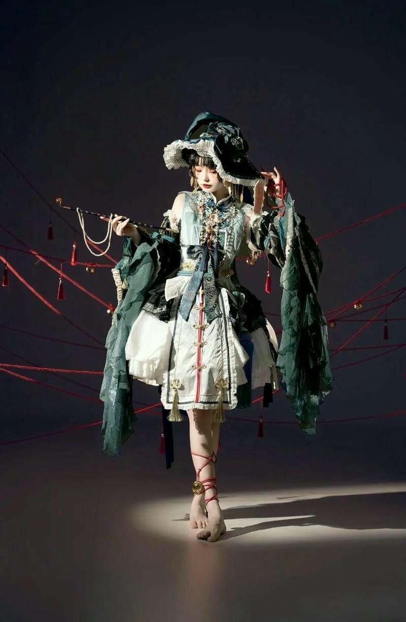 ảnh cosplay phù thủy dễ thương