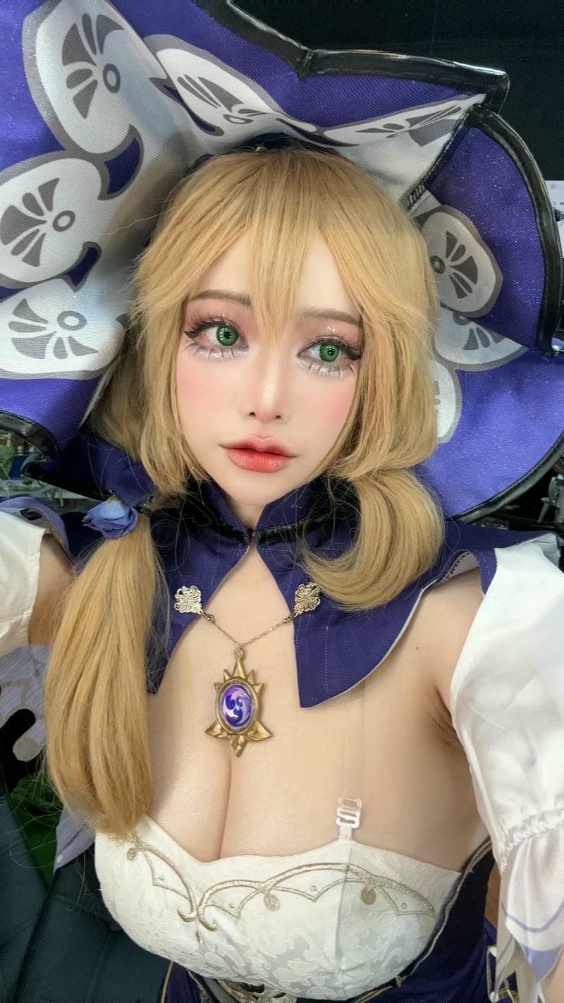 ảnh cosplay phù thủy sexy