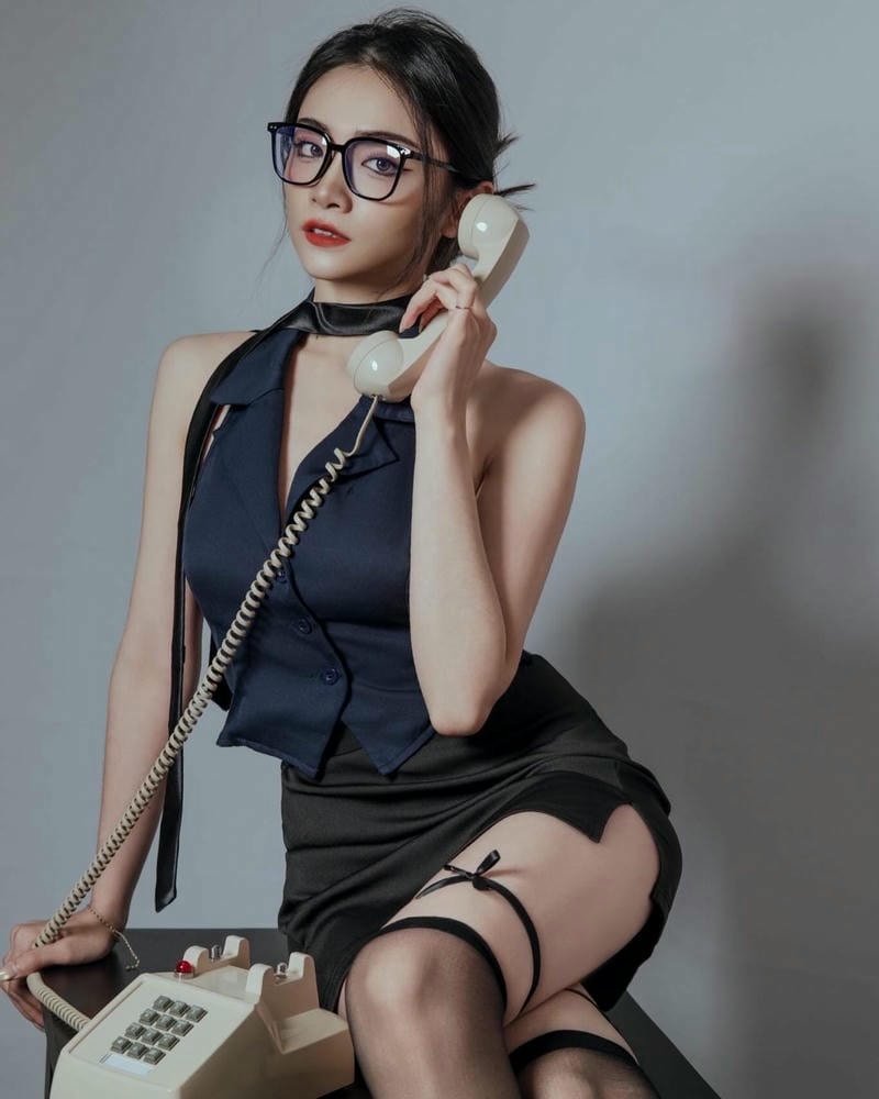 ảnh cosplay thư kí dễ thương