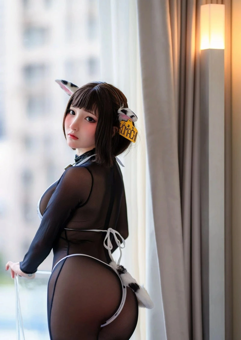 cosplay bò sữa trẻ trung