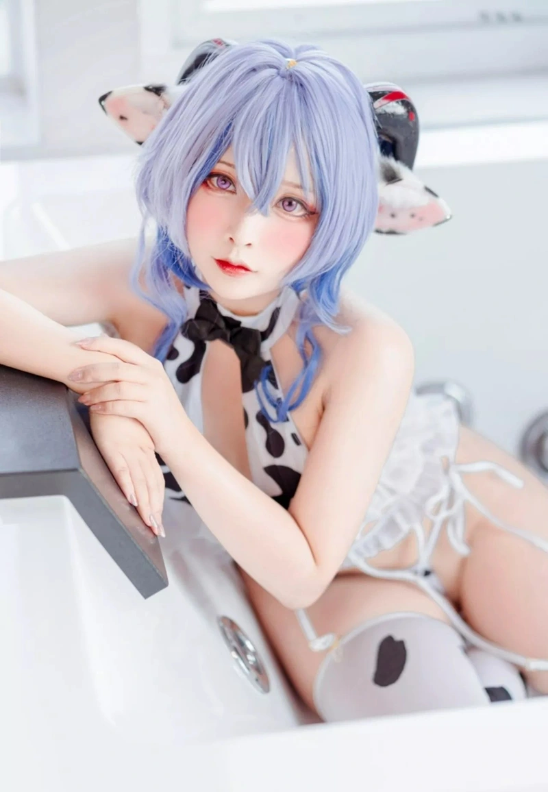 cosplay bò sữa xinh đẹp