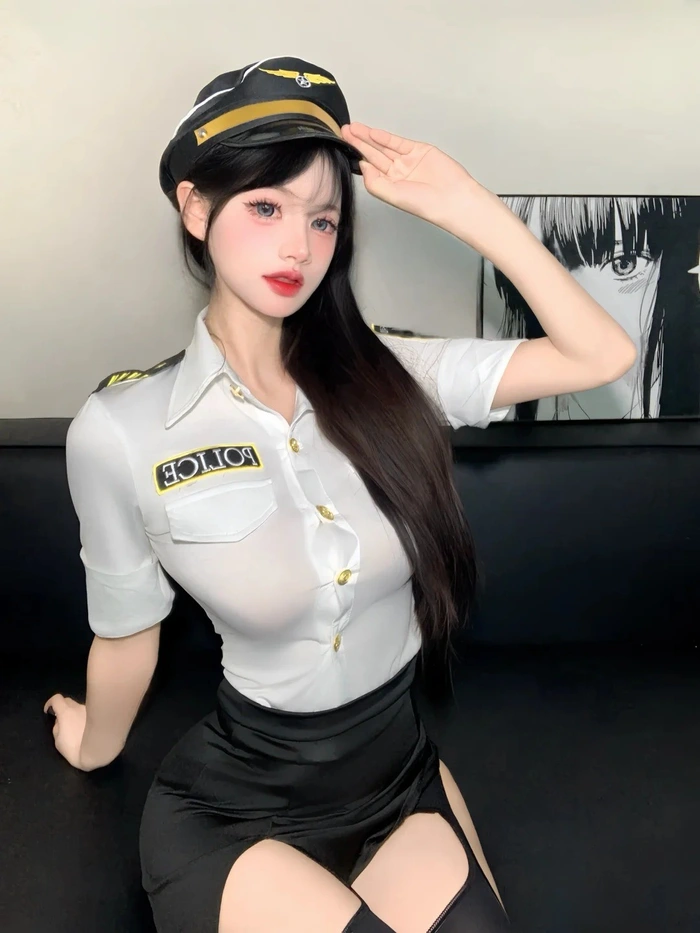 cosplay cảnh sát cực phẩm