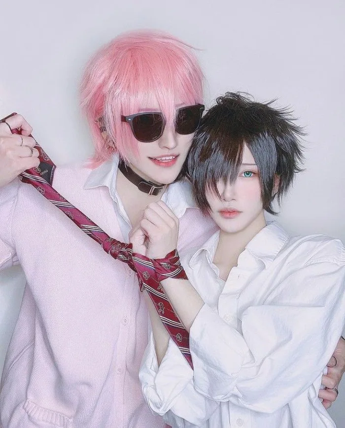 cosplay đam mỹ đeo kính