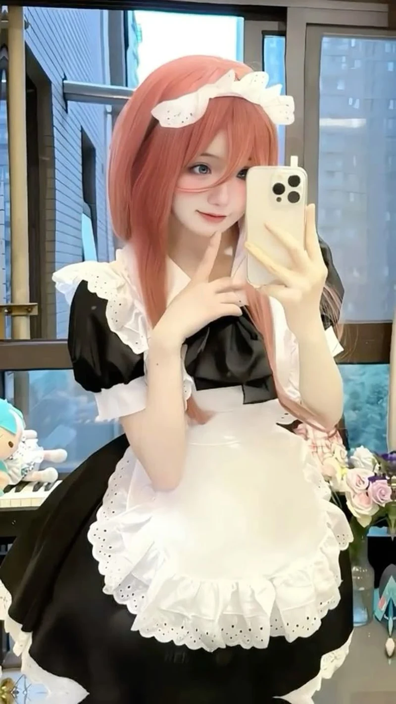 cosplay hầu gái đáng yêu