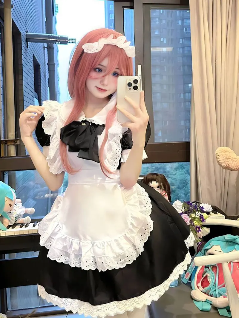 cosplay hầu gái dễ thương