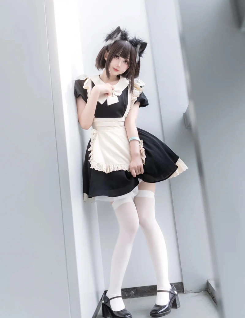 cosplay hầu gái gợi cảm