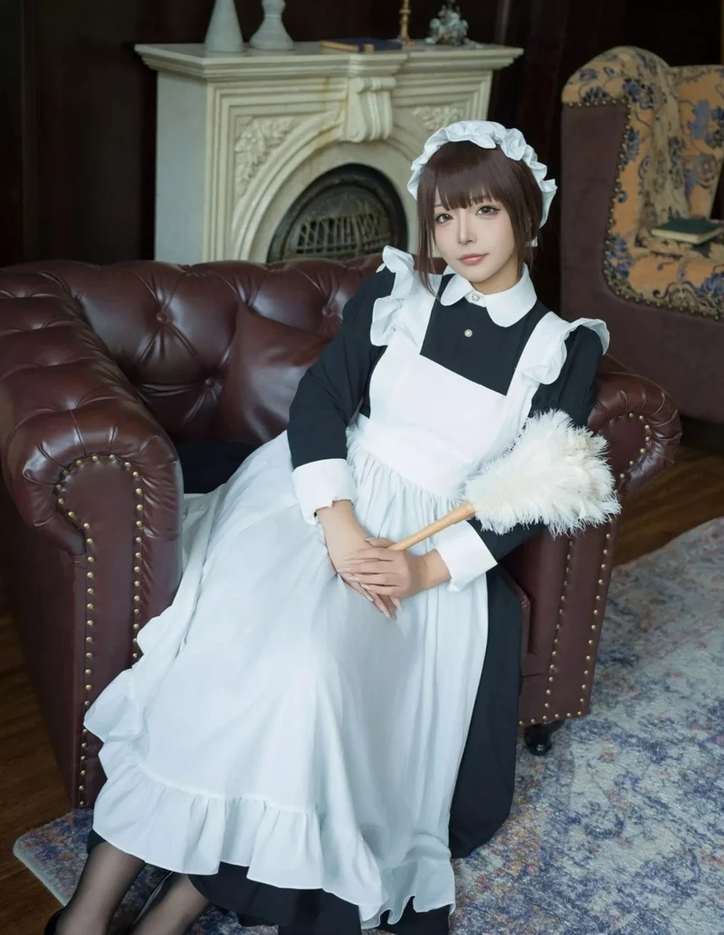 cosplay hầu gái trẻ trung