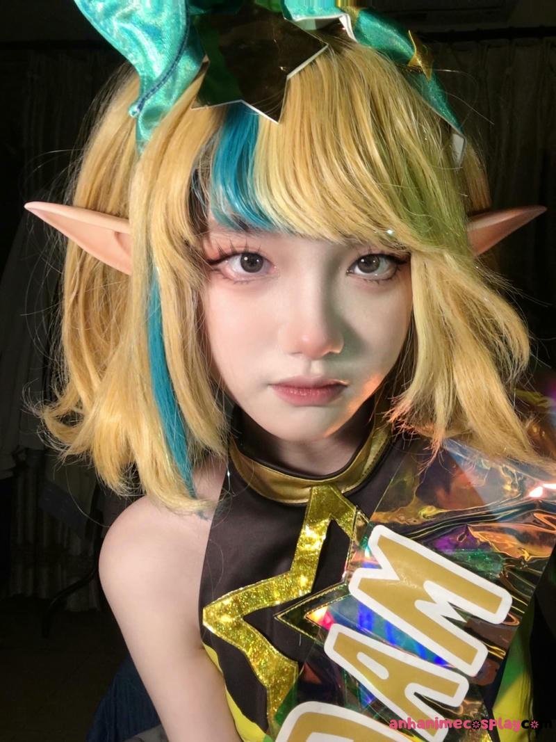 cosplay liên quân tóc vàng