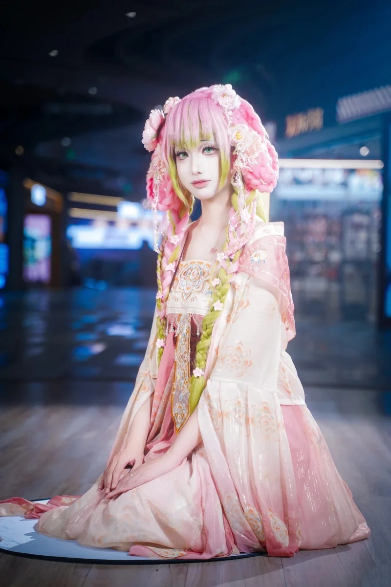cosplay luyến trụ duyên dáng