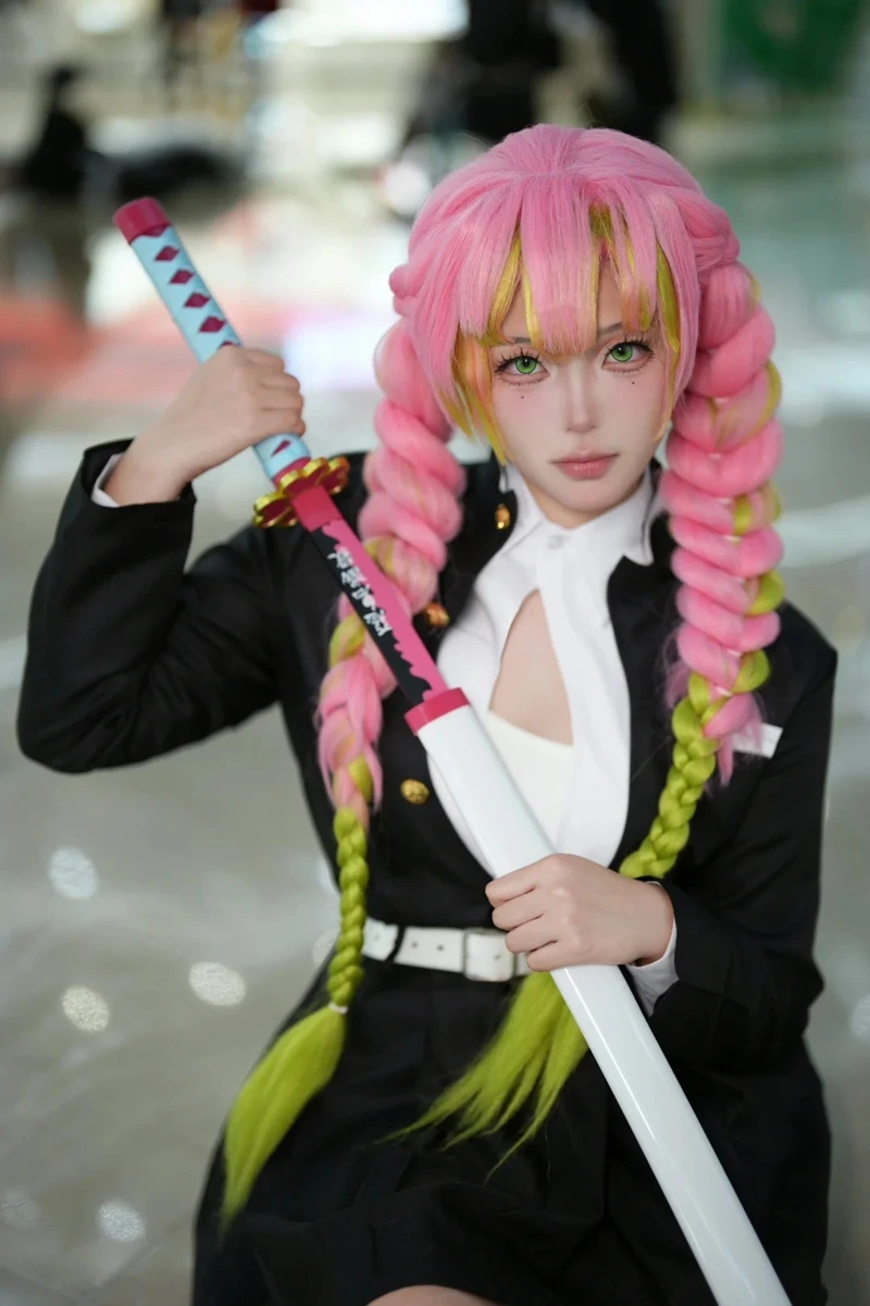 cosplay luyến trụ gợi cảm