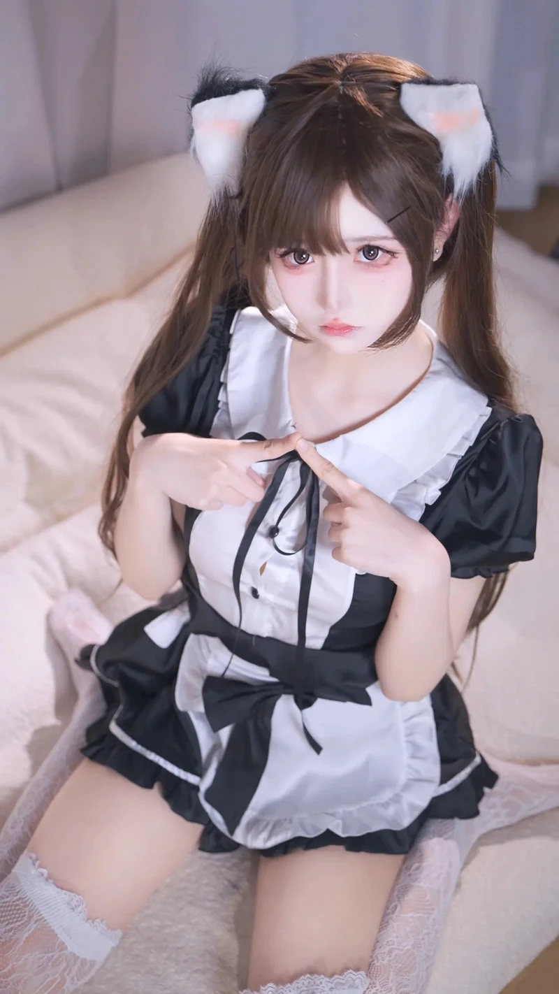cosplay mèo đáng yêu