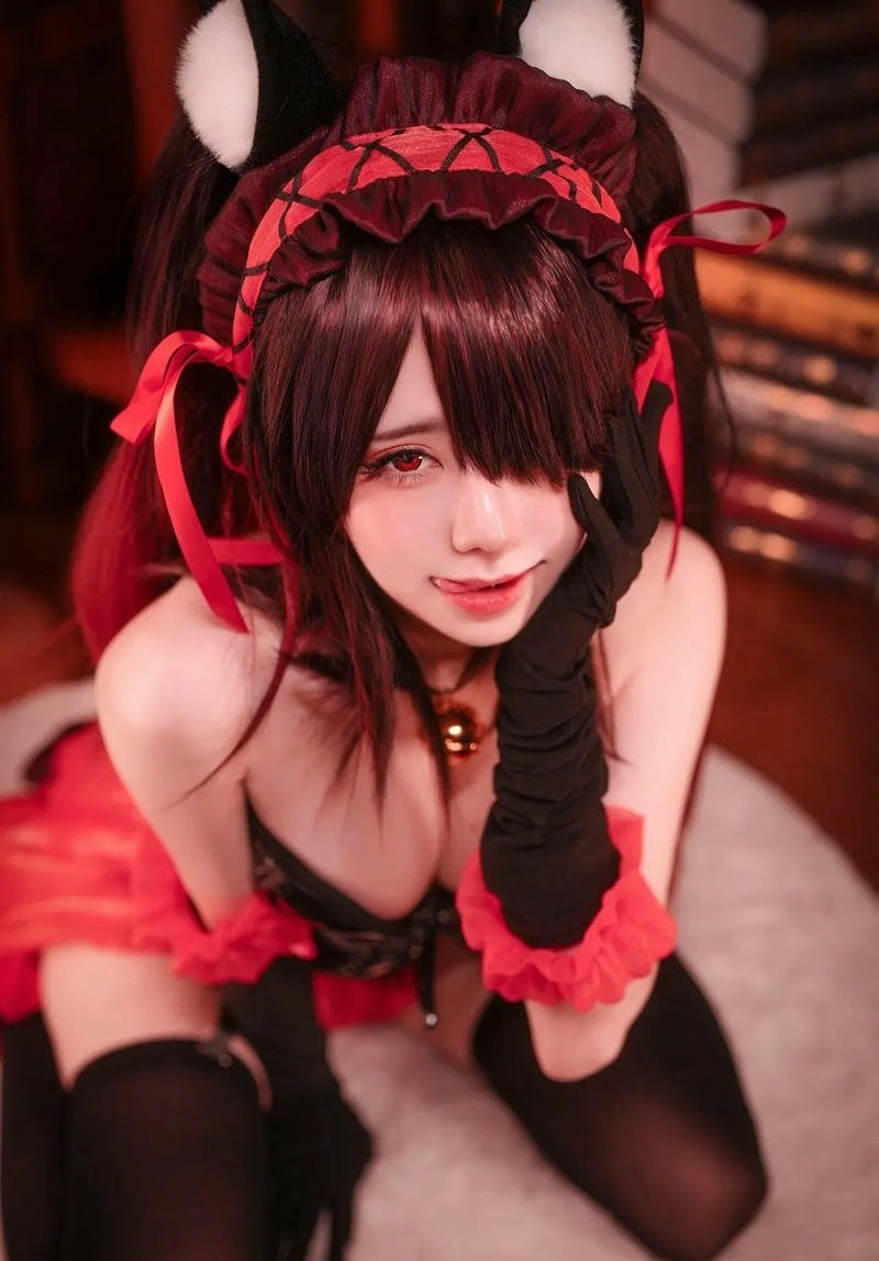 cosplay mèo đỏ