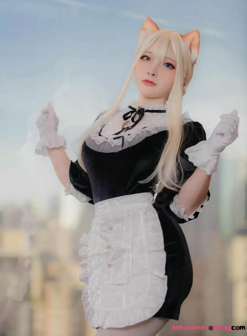 cosplay mèo làm hầu gái
