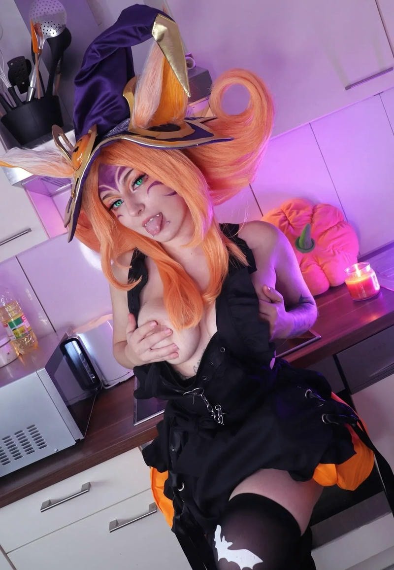 cosplay phù thủy đội mũ