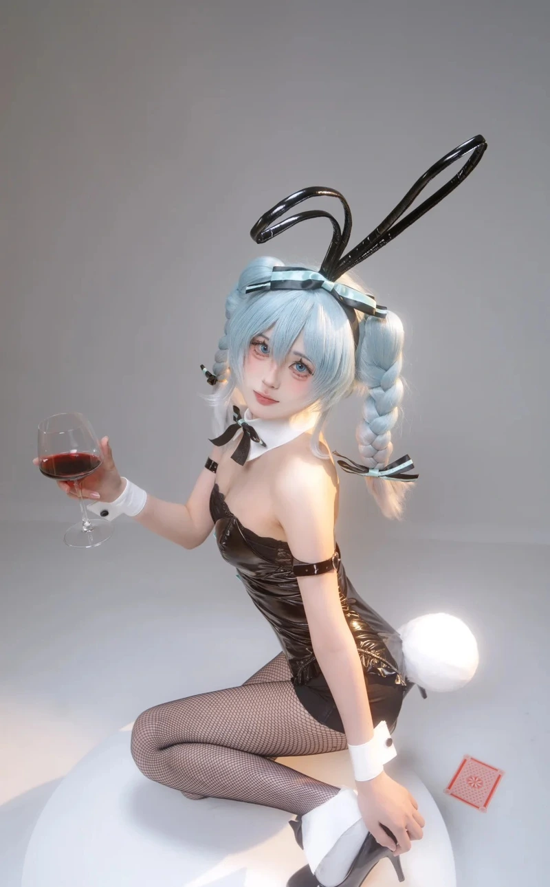 cosplay thỏ nữ thần