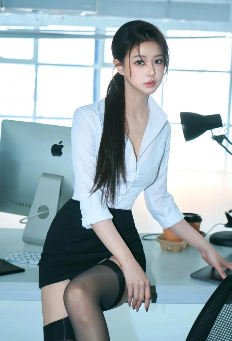 cosplay thư ký chất lừ