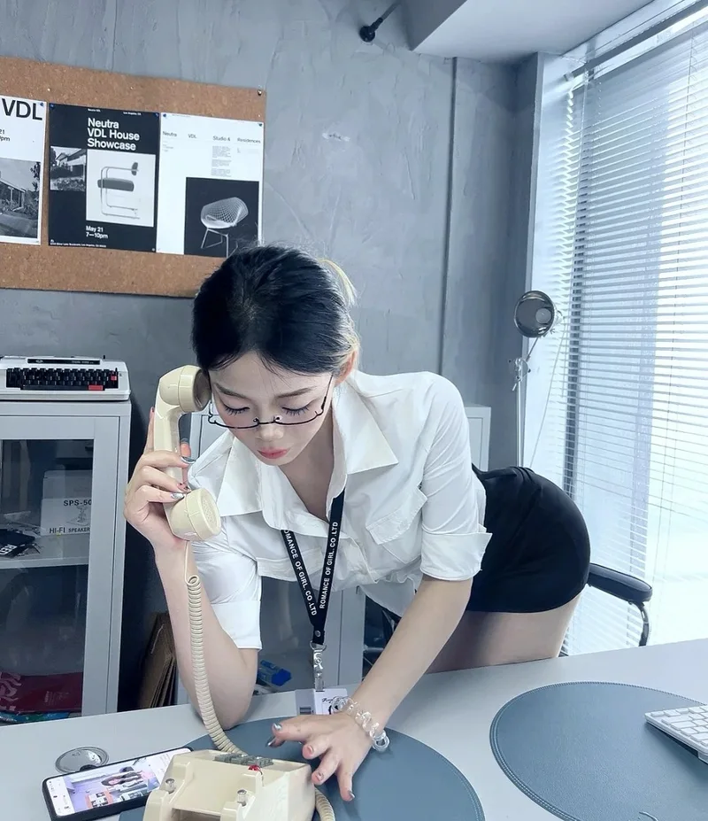 cosplay thư ký dáng ngon