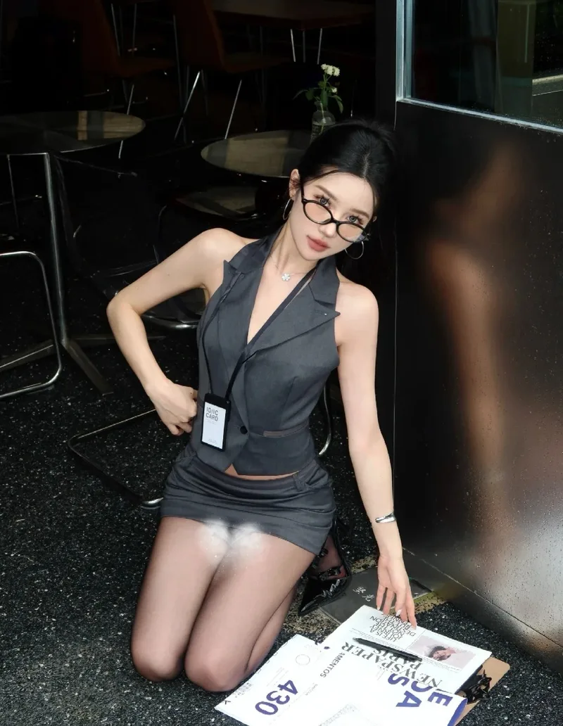 cosplay thư ký hấp dẫn
