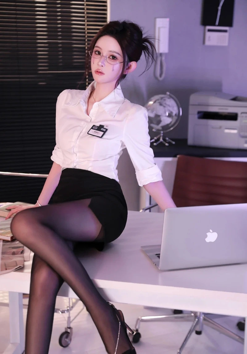cosplay thư ký phong cách