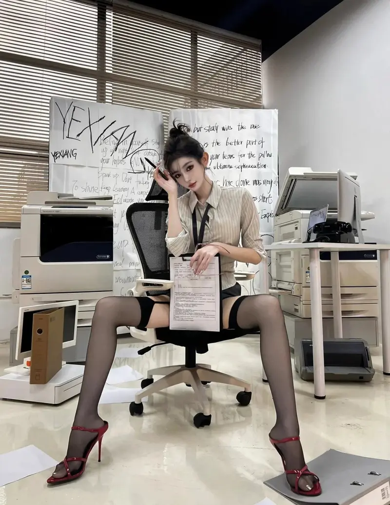 cosplay thư ký quyến rũ