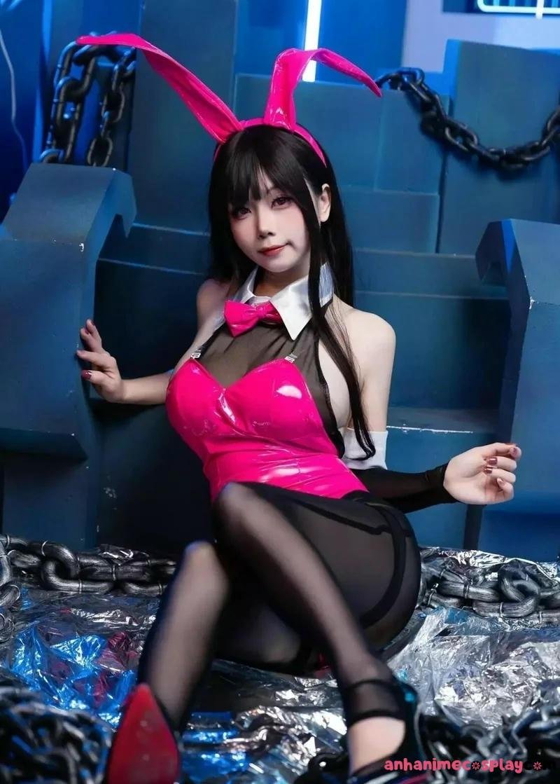 gái xinh cosplay thỏ biểu cảm tự nhiên