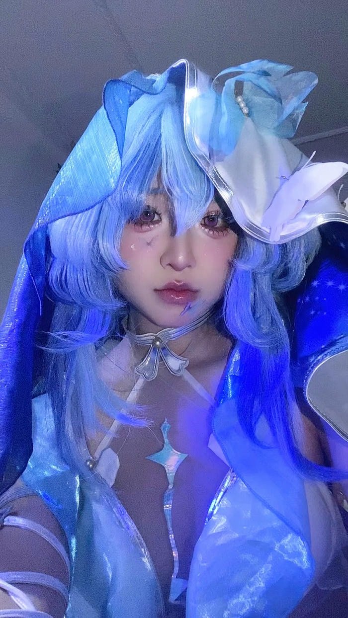 hình ảnh mai phương cosplay