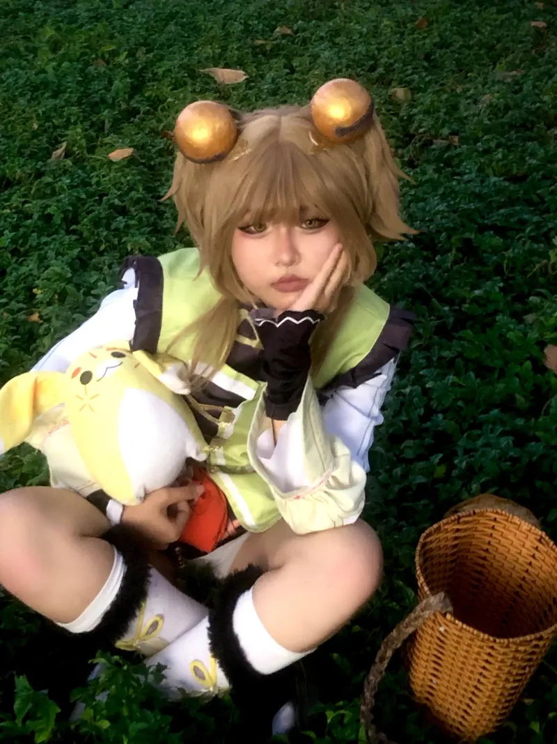 mai phương cosplay 2 bím