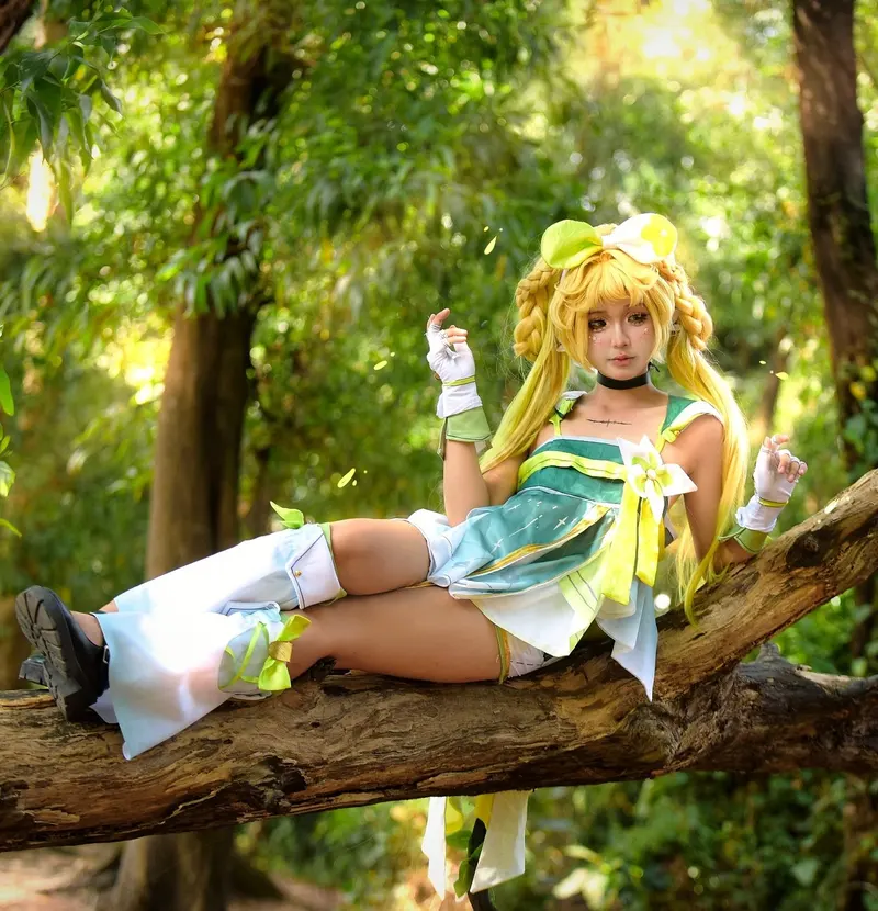 mai phương cosplay hoà thiên nhiên