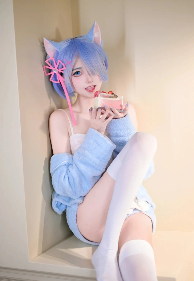 ảnh rem cosplay hấp dẫn