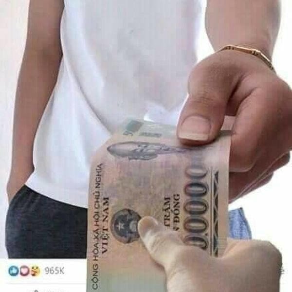 cầm tiền đi là