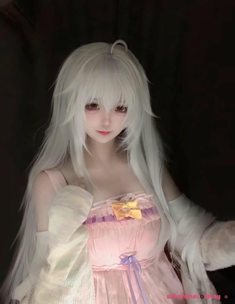 gái xinh cosplay nhân vật anime cổ trang
