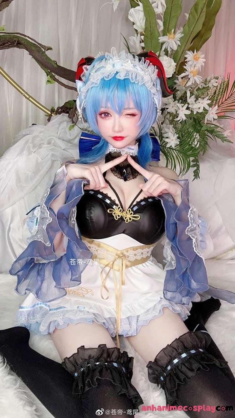gái xinh cosplay nhân vật anime tóc hồng
