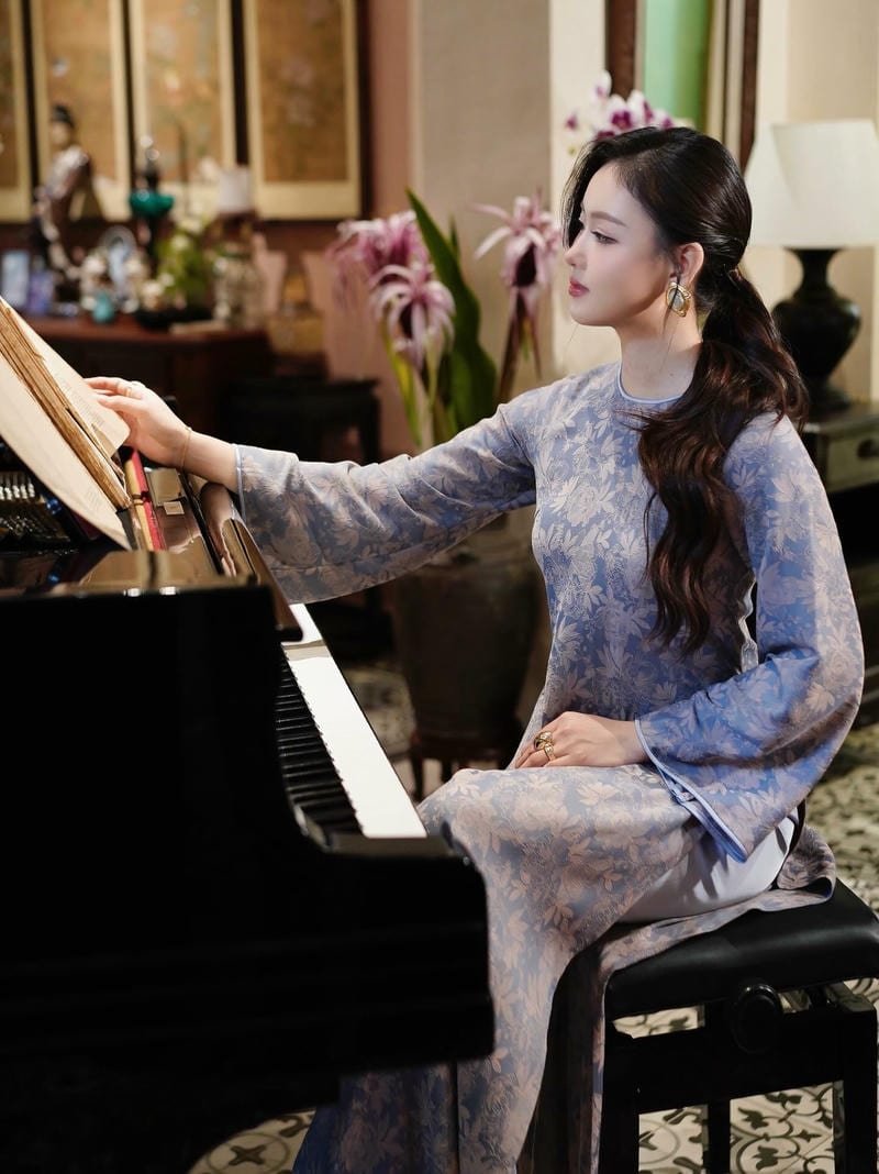 Album ảnh gái xinh mặc áo dài thanh lịch