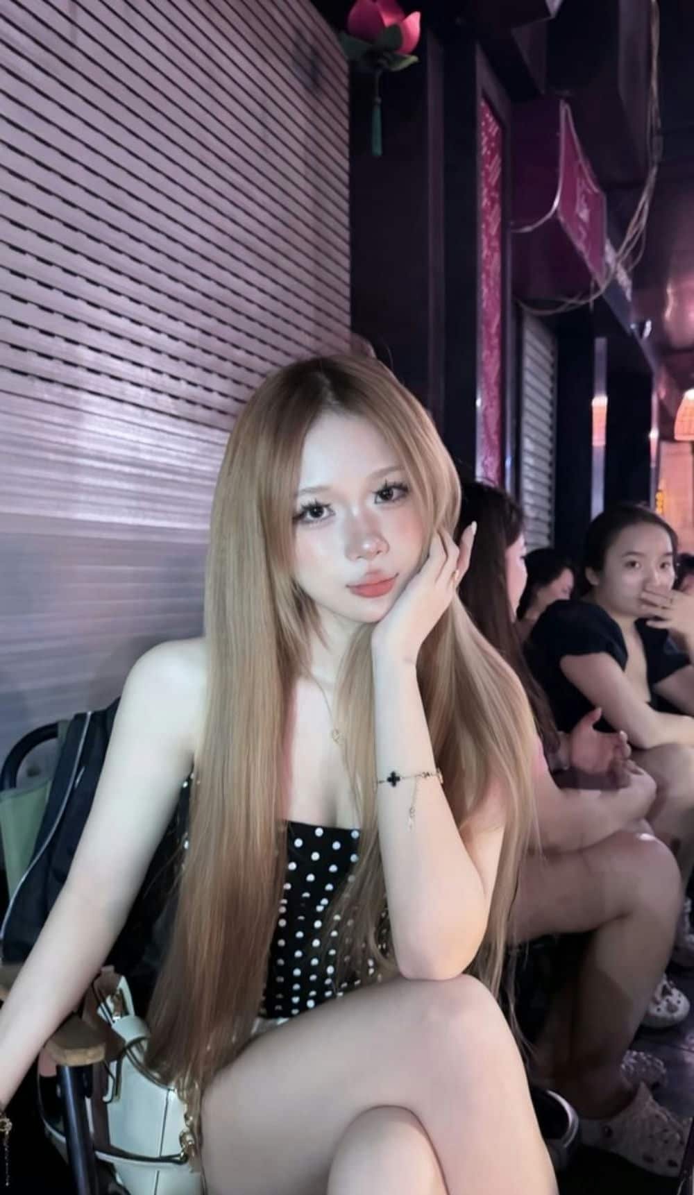 Ảnh hot girl đầy cuốn