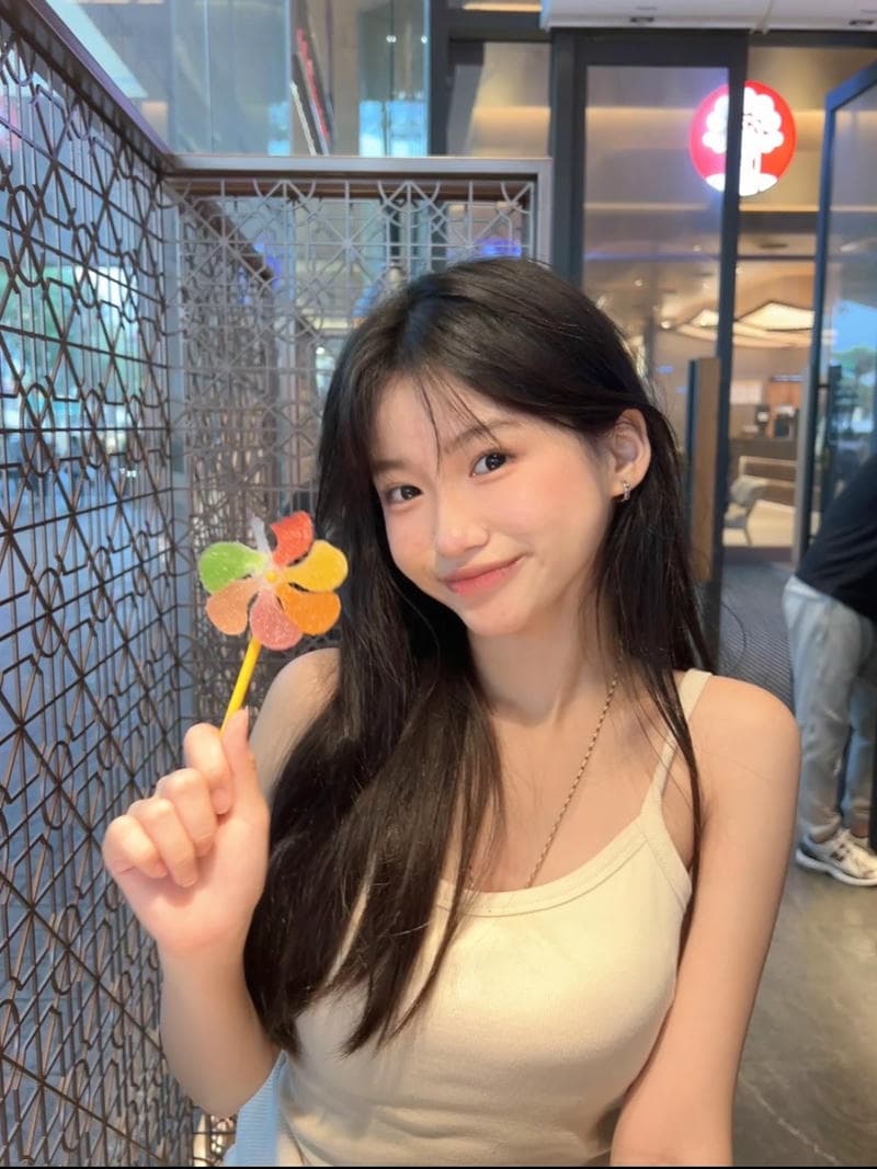 Avatar gái xinh 2k4 tươi tắn