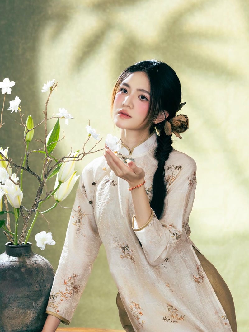Avatar gái xinh mặc áo dài thanh thoát
