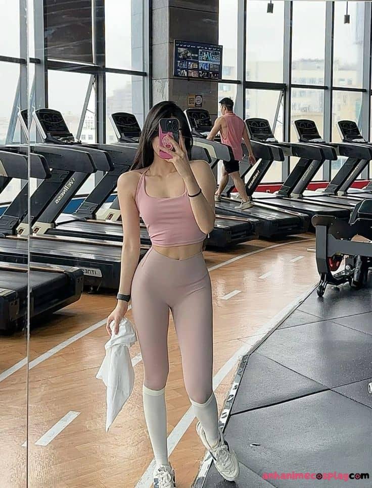 Body săn chắc phòng gym