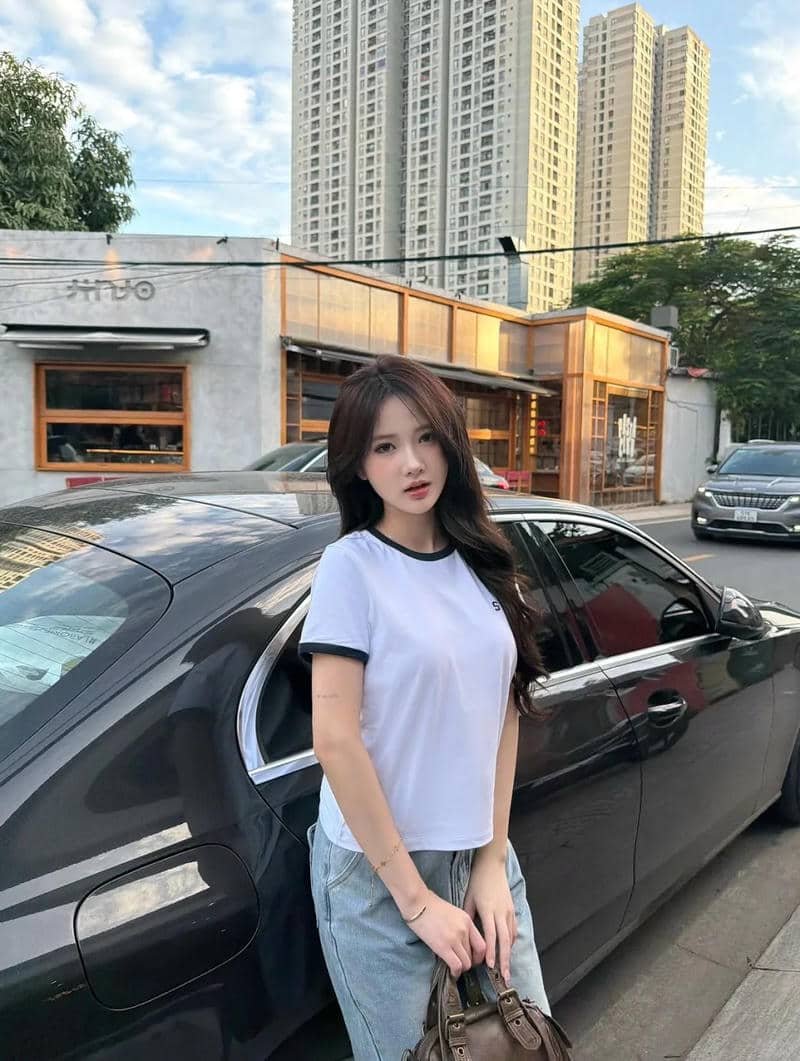 Chụp ảnh gái xinh 2k4 trẻ trung