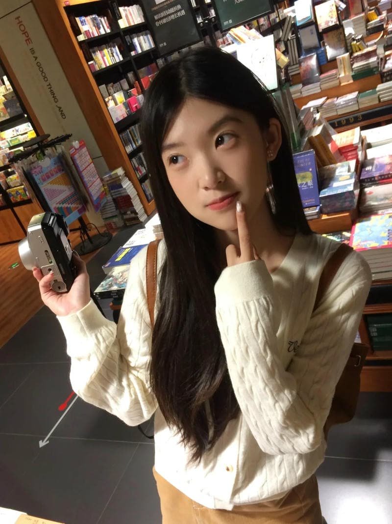 Chụp ảnh gái xinh học sinh đầy sức sống