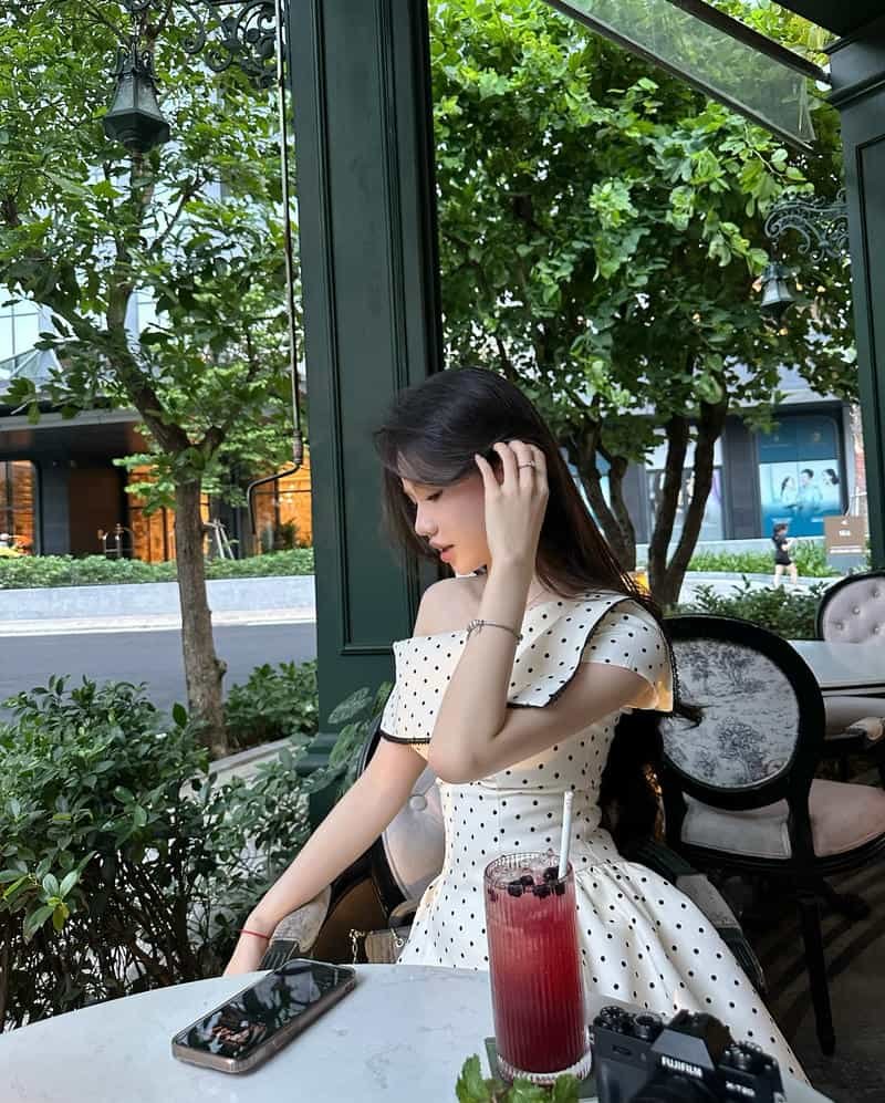 Chụp hình gái xinh 2k9 nhẹ nhàng