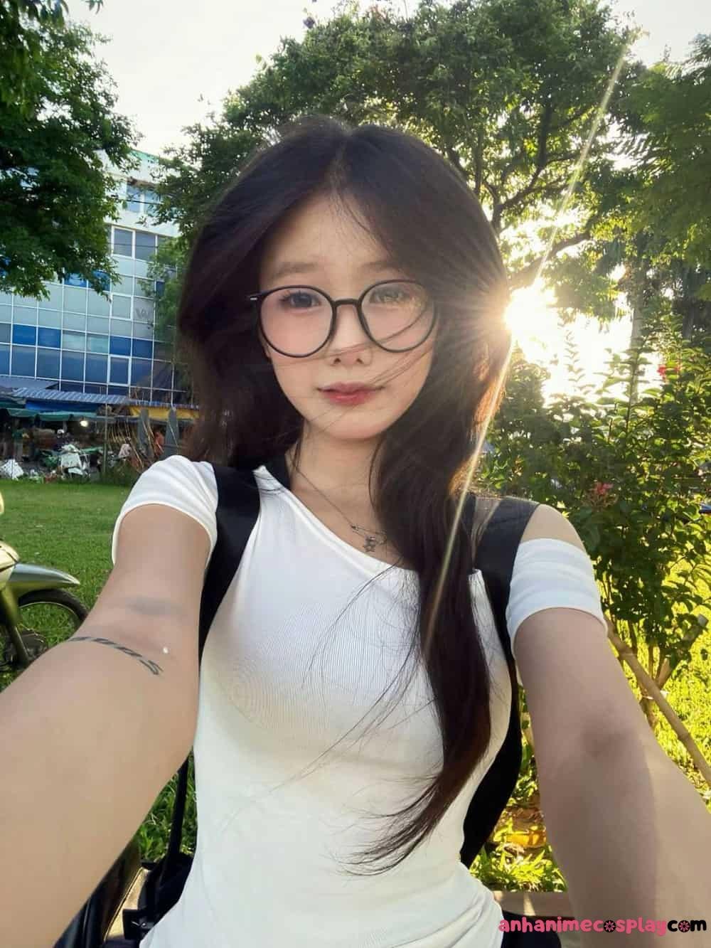 Gái xinh 2k10 dịu dàng