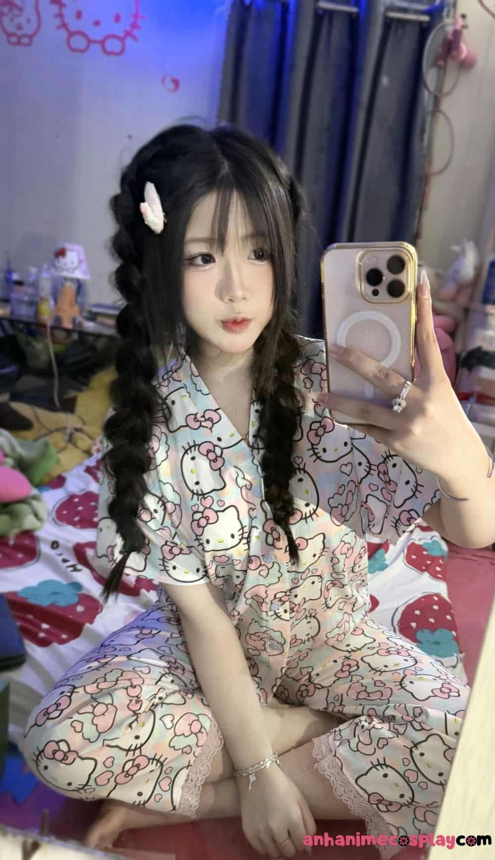 Gái xinh 2k10 mặt xinh