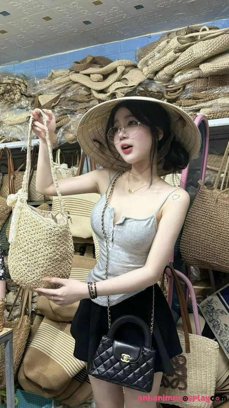 Gái xinh 2k4 tươi trẻ