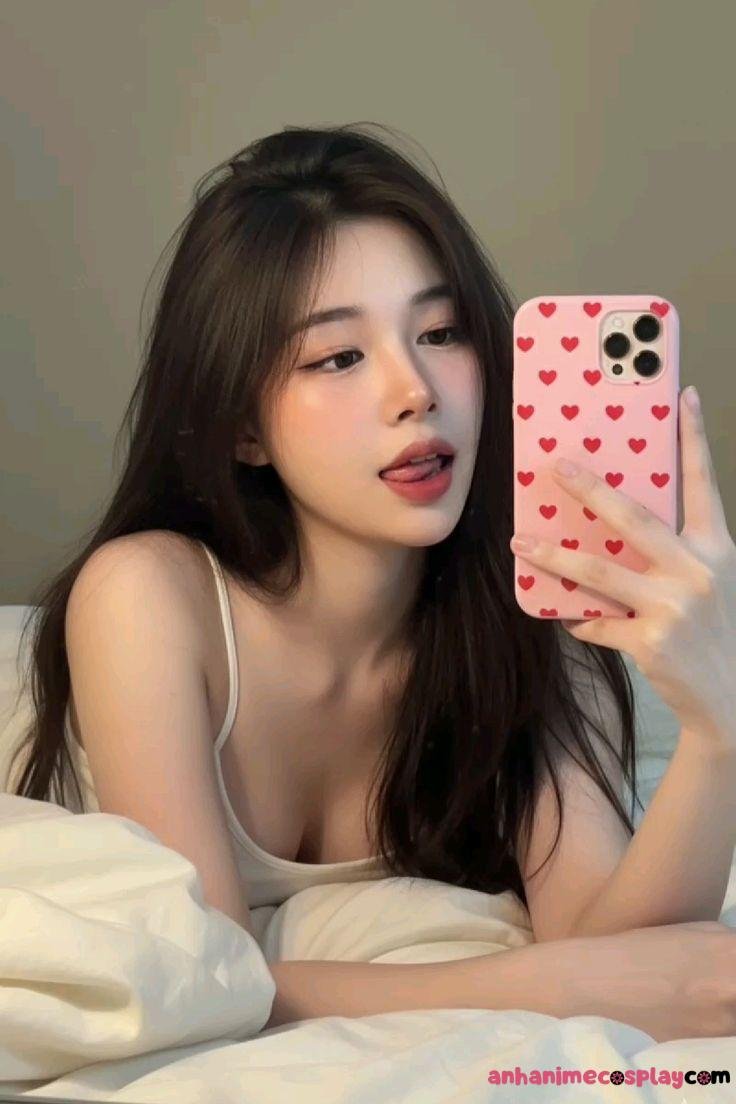 Gái xinh ánh mắt mê